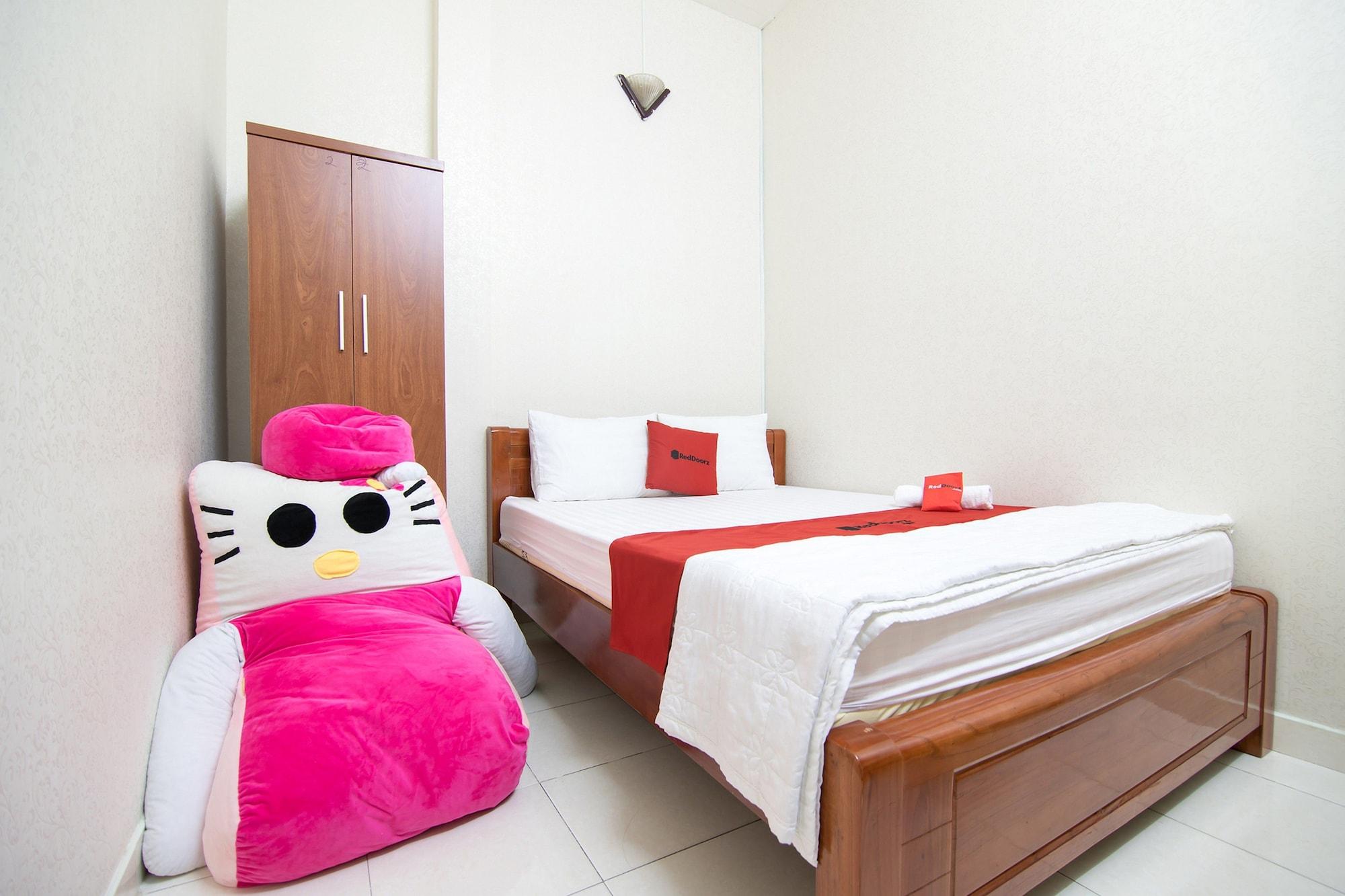 Reddoorz Near Tan Son Nhat Airport 3 Ho Si Minh-város Kültér fotó